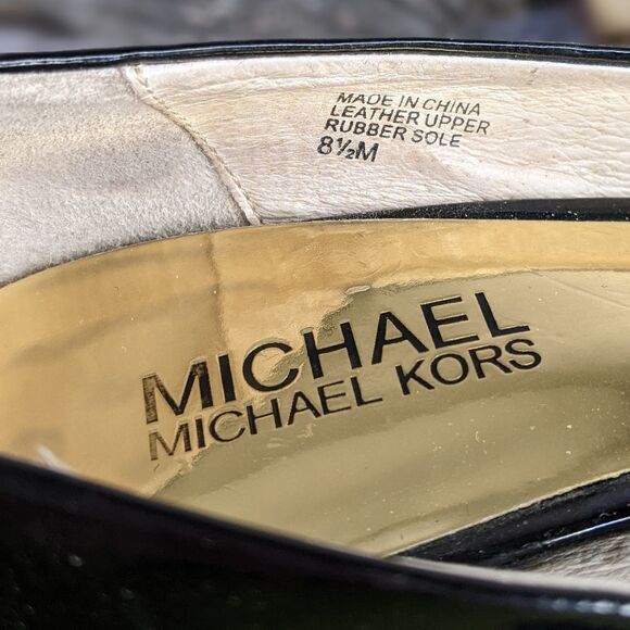 Michael Kors Fulton Mid Pumps - Picture 9 of 9